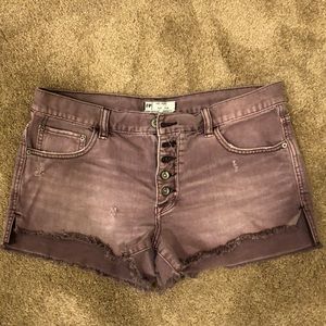 FREE PEOPLE - PURPLE DENIM CUT OFF SHORTS